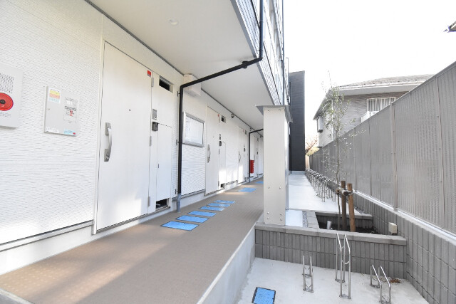 ��ʌ��������܎s�Y�a���؍�Q���ڂ̃}���V�����̃G���g�����X