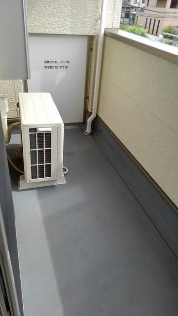 ��ʌ��������܎s���搼��{�P���ڂ̃A�p�[�g�̃o���R�j�[