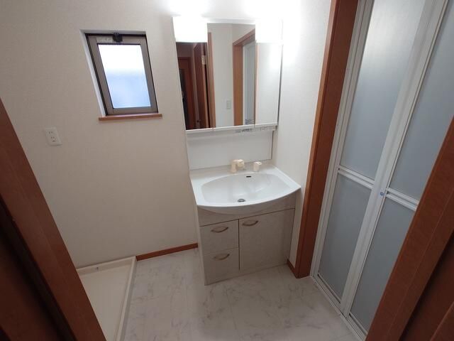 ��ʌ��������܎s�k����i���P���ڂ̃e���X�n�E�X�̐��ʏ�