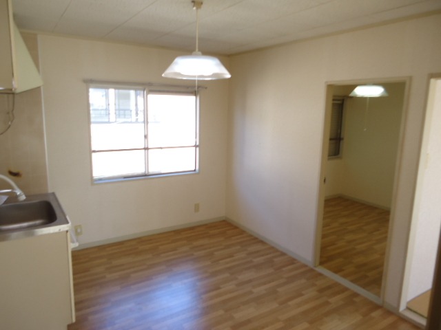 ��ʌ��������܎s����厚�w��̃A�p�[�g�̋��ԁE���r���O