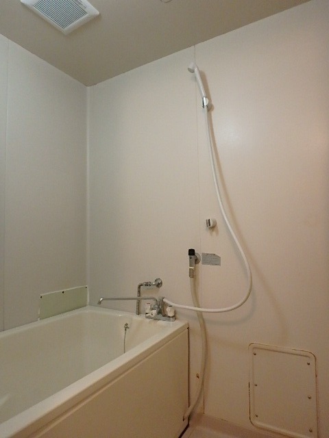 ��ʌ��������܎s����厚�w��̃A�p�[�g�̃o�X