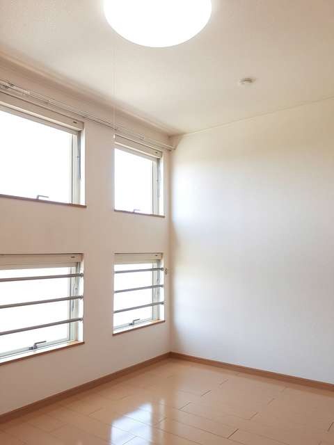 ��ʌ������s��ʖ�̃A�p�[�g�̂��̑������E�X�y�[�X