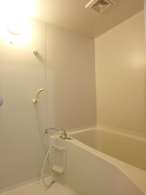 ��ʌ��������܎s��{��V�����P���ڂ̃}���V�����̃o�X