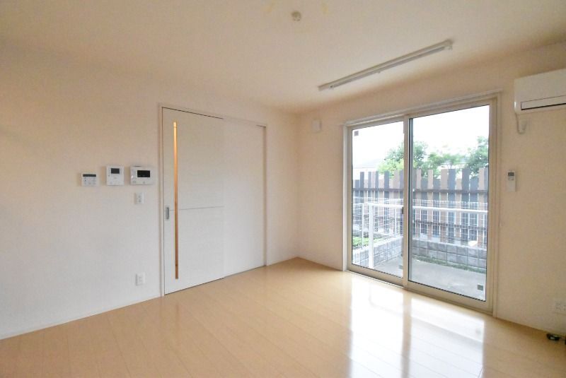 ��ʌ��������܎s���搼��{�P���ڂ̃A�p�[�g�̋��ԁE���r���O