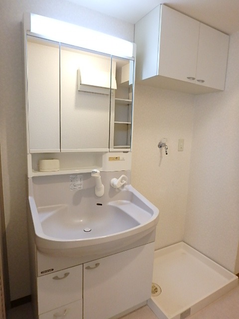 ��ʌ��������܎s��{��V�����P���ڂ̃}���V�����̐��ʏ�