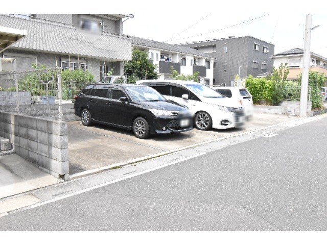 ��ʌ��������܎s���搼��{�P���ڂ̃A�p�[�g�̒��ԏ�