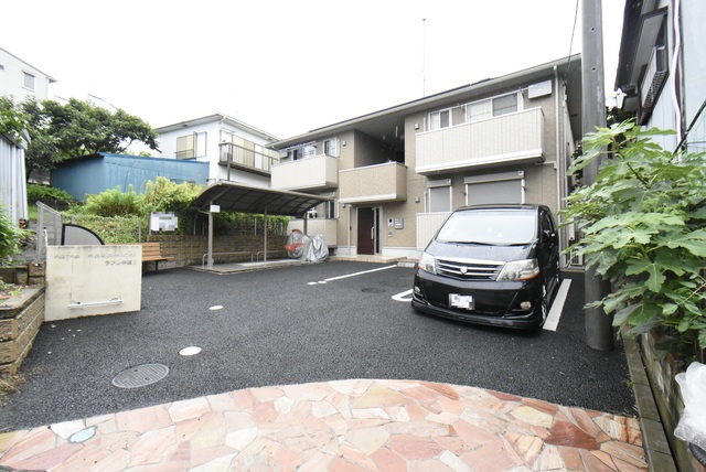 ��ʌ�����s�厚�ΐ_1784-1�̃A�p�[�g�̌����O��