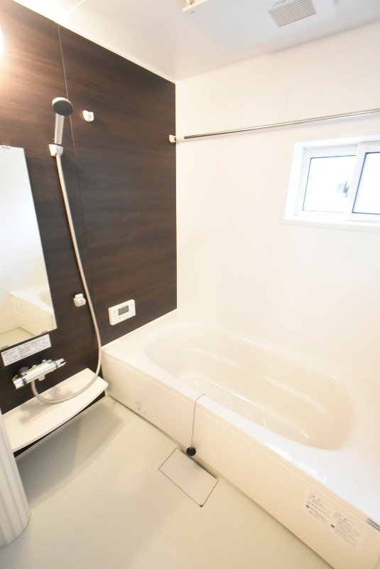 ��ʌ�����s�厚�ΐ_�̃A�p�[�g�̃o�X