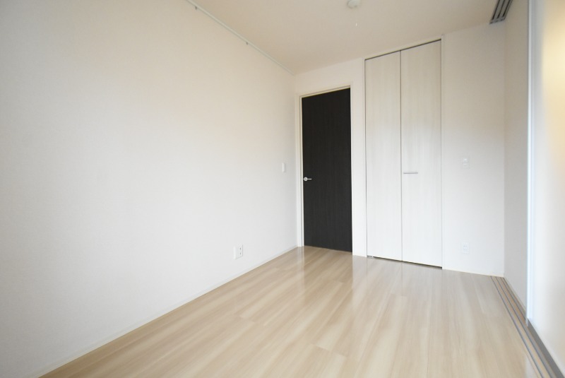 ��ʌ�����s�厚�ΐ_�̃A�p�[�g�̂��̑������E�X�y�[�X