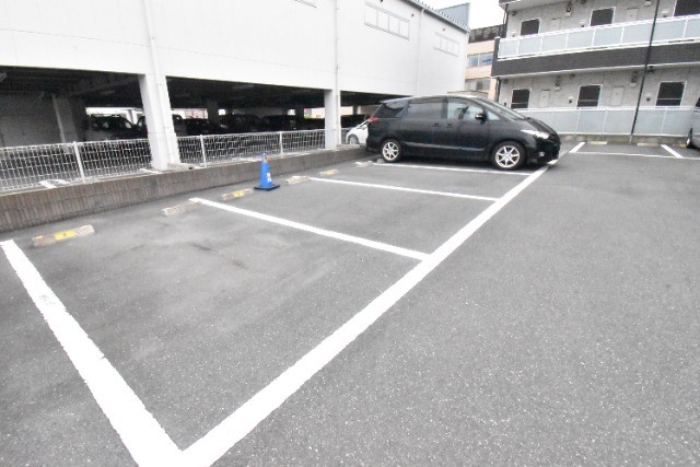 ��ʌ��������܎s�΋�����S���ڂ̃}���V�����̒��ԏ�