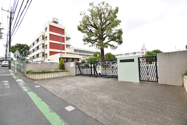 ��ʌ�����s�厚�ΐ_�̃A�p�[�g�̎���