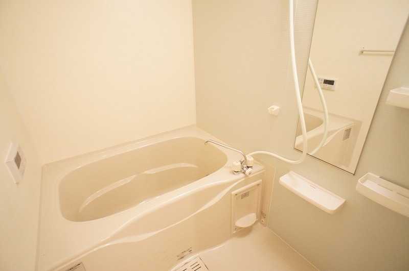 ��ʌ��������܎s�΋�厚���̃A�p�[�g�̃o�X