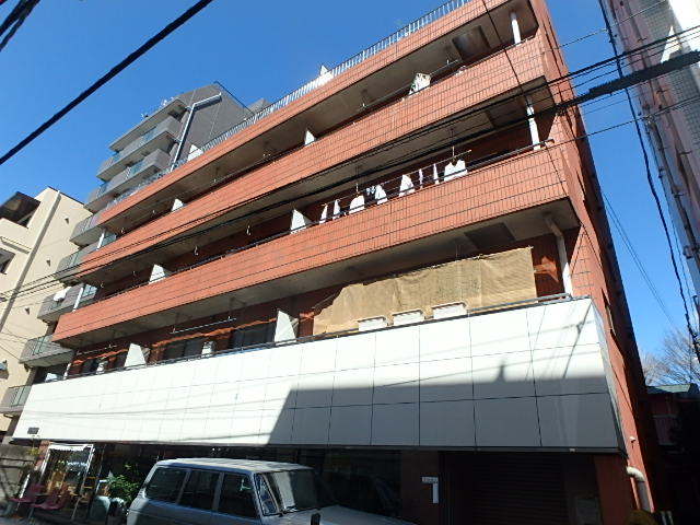 ��ʌ��������܎s��{�撇���R���ڂ̃}���V�����̌����O��