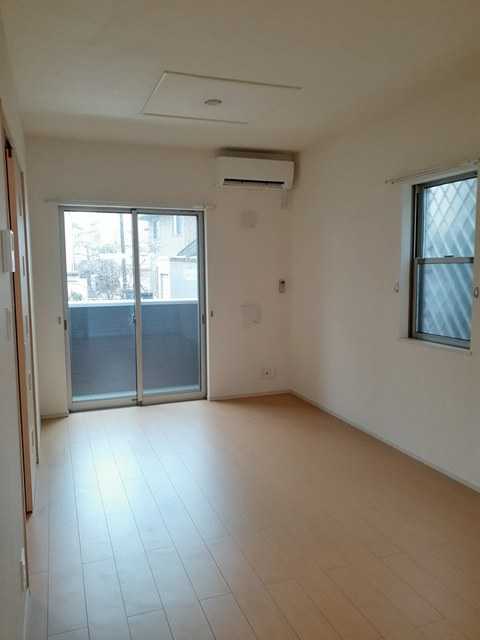 ��ʌ��������܎s�΋�厚���̃A�p�[�g�̋����E���r���O