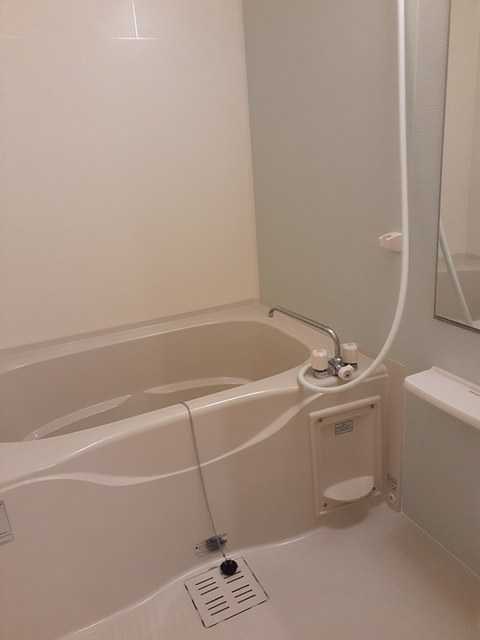 ��ʌ��������܎s�΋�厚���̃A�p�[�g�̃o�X