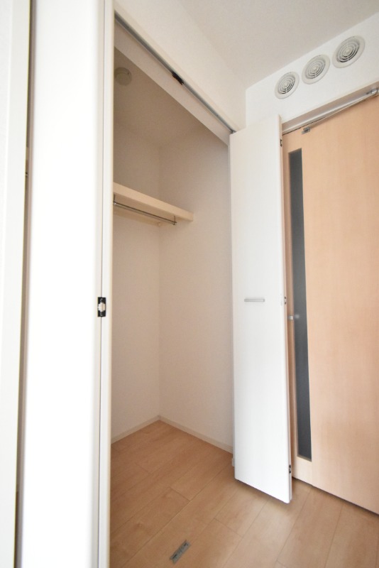 ��ʌ��������܎s�k����i���Q���ڂ̃A�p�[�g�̎��[