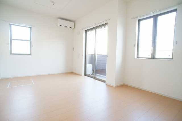 ��ʌ��������܎s�΋�厚���̃A�p�[�g�̋��ԁE���r���O