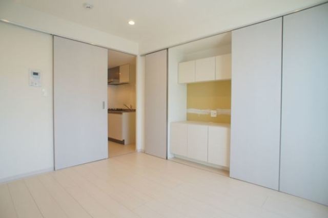 ��ʌ��������܎s�Y�a��j���J�R���ڂ̃}���V�����̋��ԁE���r���O