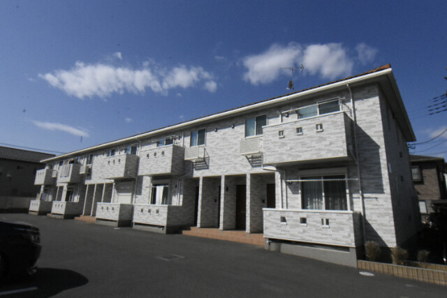 ��ʌ��k�����S�ɓޒ������Q���ڂ̃A�p�[�g�̃G���g�����X