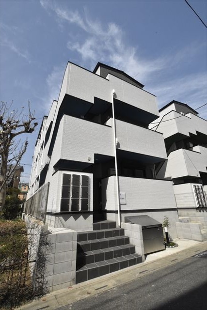 ��ʌ��������܎s������{�����Q����13-2�̃A�p�[�g�̌����O��