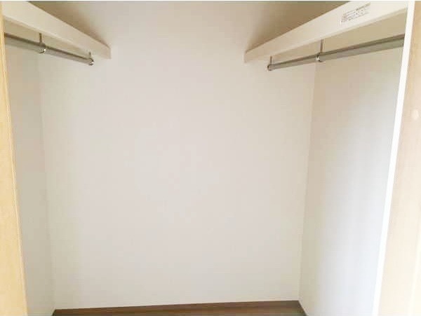 ��ʌ��k�����S�ɓޒ������Q���ڂ̃A�p�[�g�̎��[