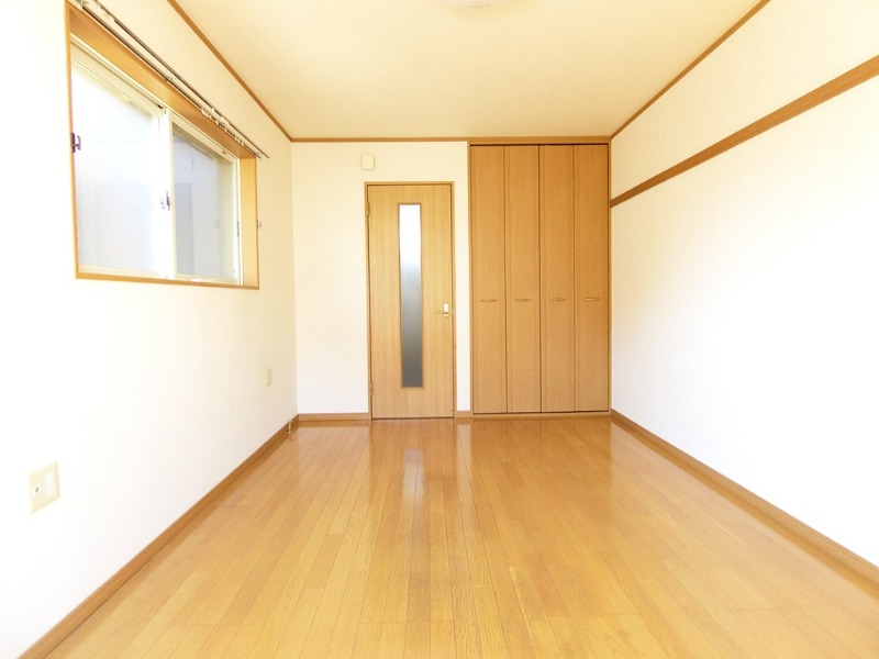 ��ʌ��������܎s�����擌��{�U���ڂ̃A�p�[�g�̋����E���r���O