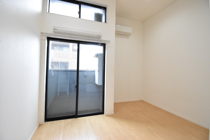 ��ʌ��������܎s�΋�����R���ڂ̃A�p�[�g�̋��ԁE���r���O