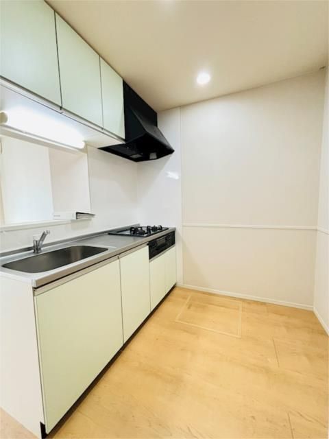 ��ʌ�����s�厚�ΐ_�̃A�p�[�g�̃L�b�`��