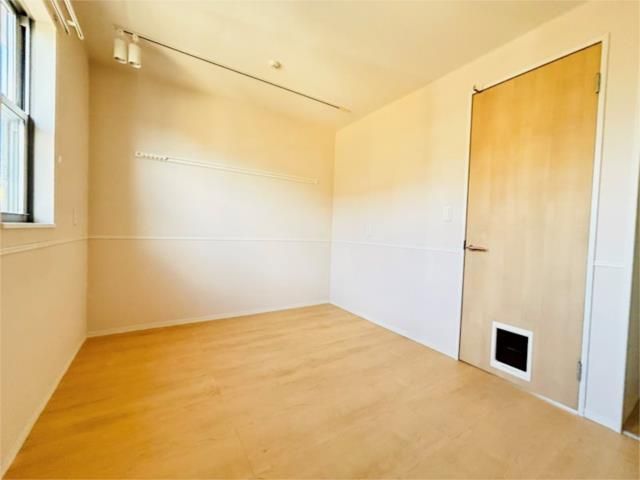 ��ʌ�����s�厚�ΐ_�̃A�p�[�g�̂��̑������E�X�y�[�X