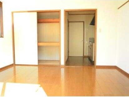 ��ʌ��������܎s�Y�a���؍�Q���ڂ̃A�p�[�g�̋��ԁE���r���O