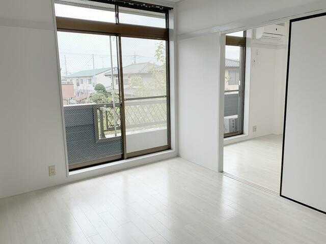 ��ʌ��@�c�s�֎R�Q���ڂ̃}���V�����̋��ԁE���r���O