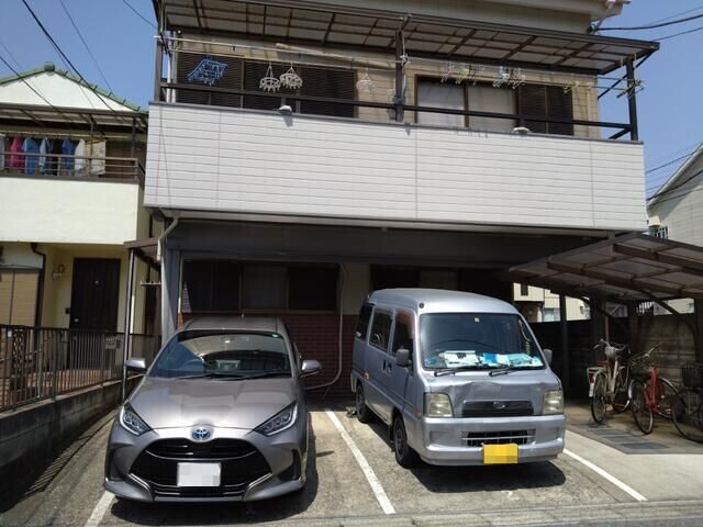 ��ʌ��������܎s�΋擌���R���ڂ̃A�p�[�g�̒��ԏ�