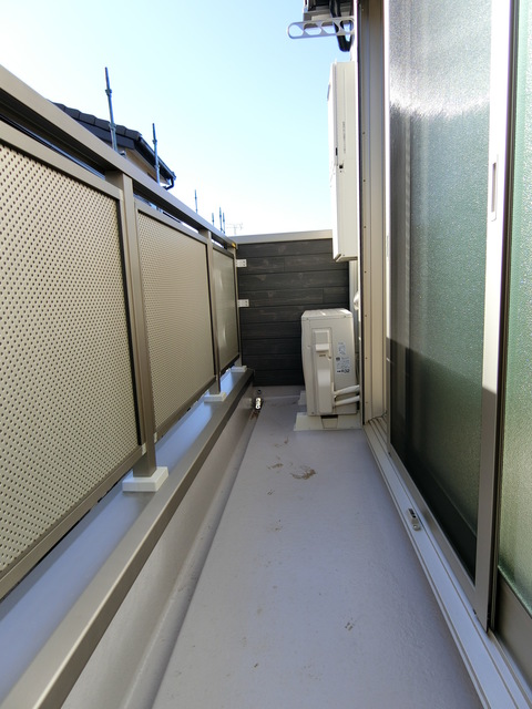 ��ʌ��������܎s��{��O���P���ڂ̃A�p�[�g�̃o���R�j�[