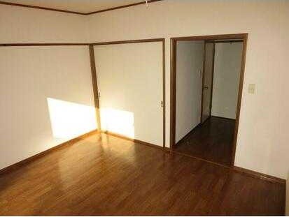 ��ʌ��������܎s�Y�a���؍�Q���ڂ̃A�p�[�g�̐Q��