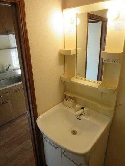 ��ʌ��������܎s�Y�a���؍�Q���ڂ̃A�p�[�g�̐��ʏ�