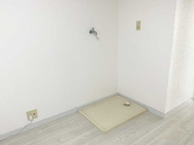 ��ʌ��@�c�s�֎R�Q���ڂ̃}���V�����̂��̑��ݔ�