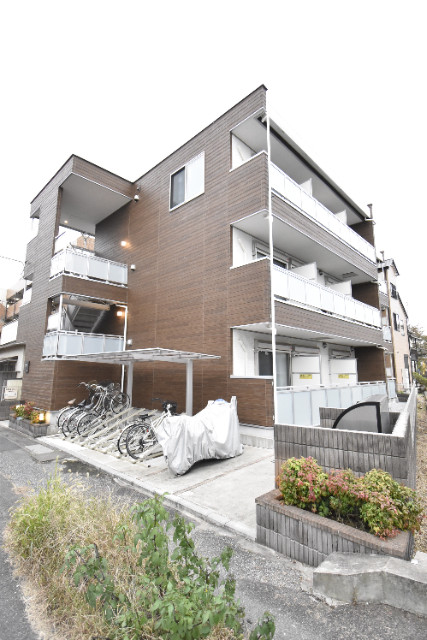 ��ʌ��������܎s��{��听���P����559-1�̃}���V�����̌����O��