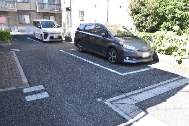 ��ʌ��������܎s����O���U���ڂ̃A�p�[�g�̒��ԏ�