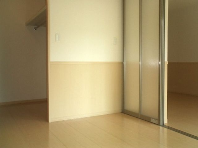 ��ʌ��������܎s�k��ޗǒ��̃A�p�[�g�̂��̑������E�X�y�[�X