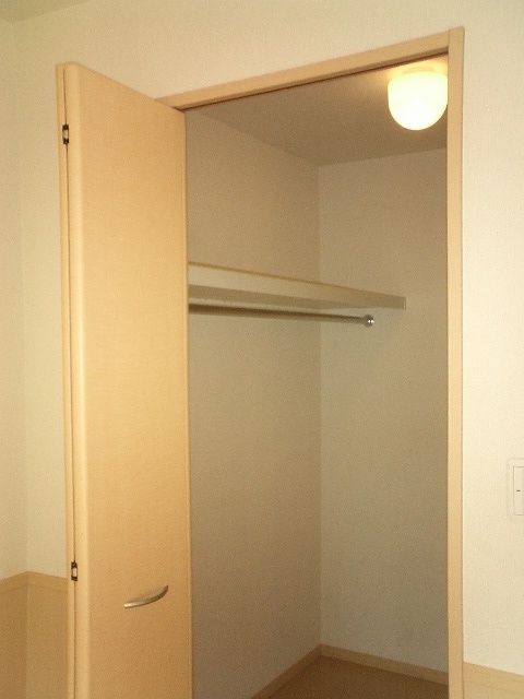 ��ʌ��������܎s�k��ޗǒ��̃A�p�[�g�̎��[