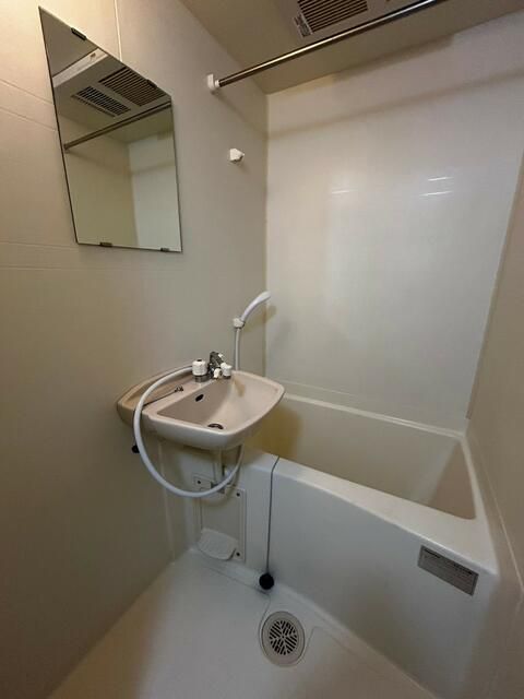 ��ʌ��������܎s�Y�a�撇���R���ڂ̃}���V�����̃o�X