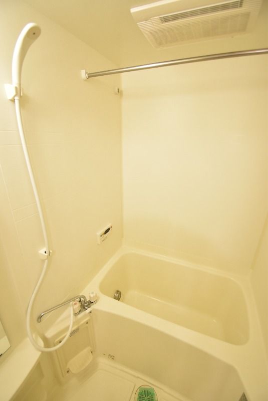 ��ʌ�����s�厚������̃}���V�����̃o�X