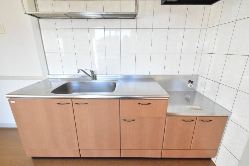 ��ʌ�����s�厚�ΐ_�̃A�p�[�g�̃L�b�`��