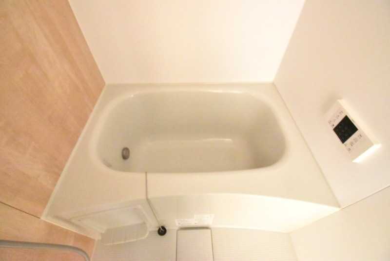 ��ʌ�����s������U���ڂ̃A�p�[�g�̃o�X