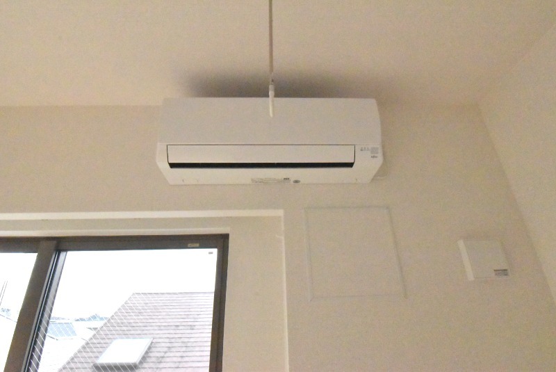 ��ʌ�����s������U���ڂ̃A�p�[�g�̂��̑��ݔ�