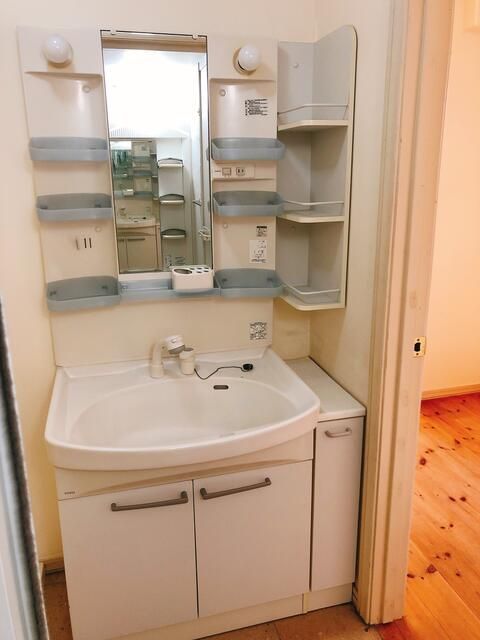 ��ʌ�����s�˒˓��R���ڂ̃A�p�[�g�̐��ʏ�