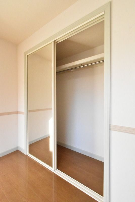 ��ʌ�����s�厚�ΐ_�̃A�p�[�g�̎��[