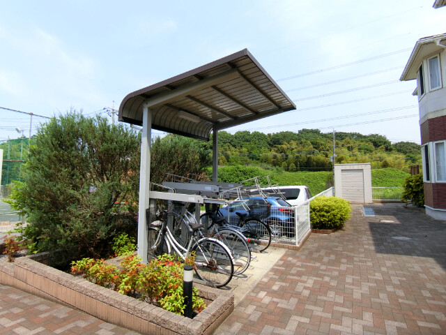 ��ʌ�����s�厚�ΐ_�̃A�p�[�g�̂��̑�