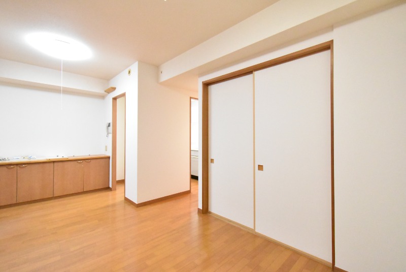 ��ʌ��z�J�s��z�J�S���ڂ̃}���V�����̋��ԁE���r���O