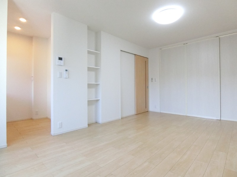 ��ʌ������s���P���ڂ̃A�p�[�g�̋��ԁE���r���O